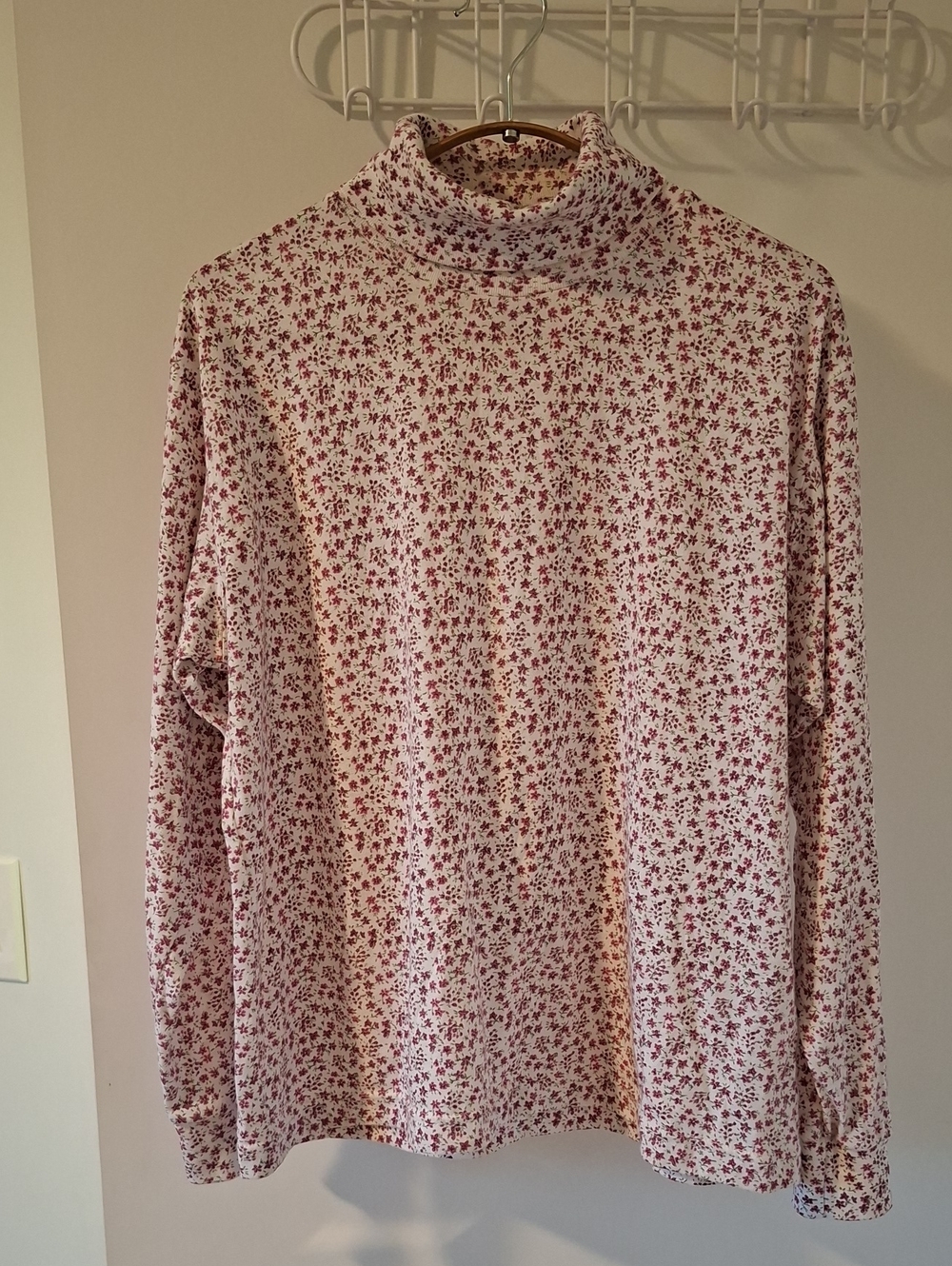 Vintage 90's Fairset Ditsy Pink Floral & White Mockneck/Base Layer Top (Size PL)